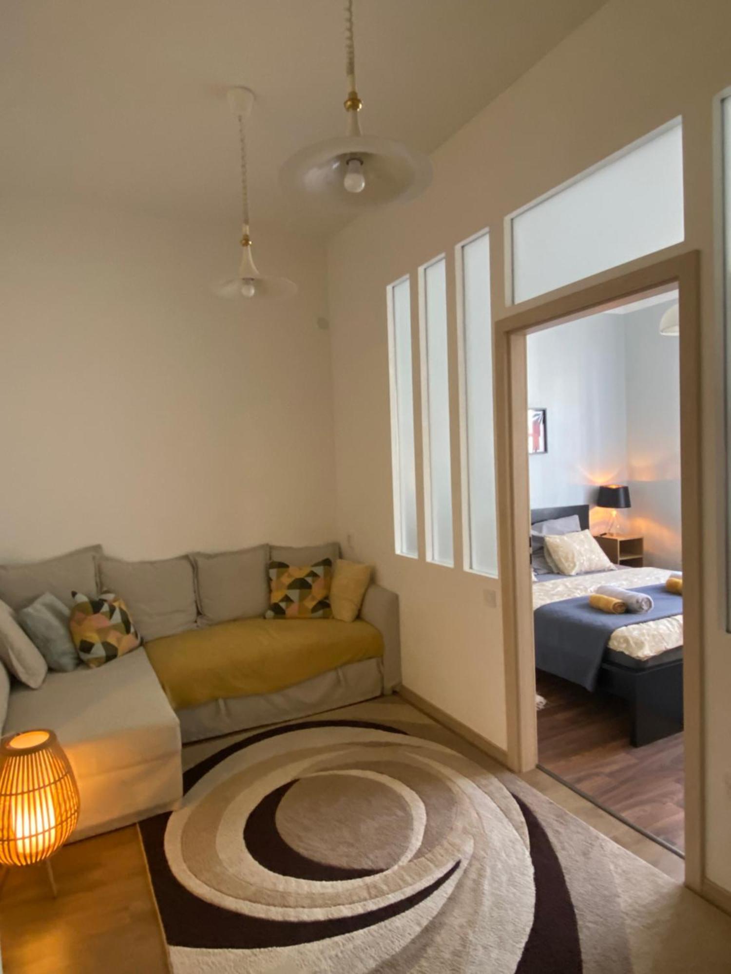 Larix Apartman Boedapest Buitenkant foto