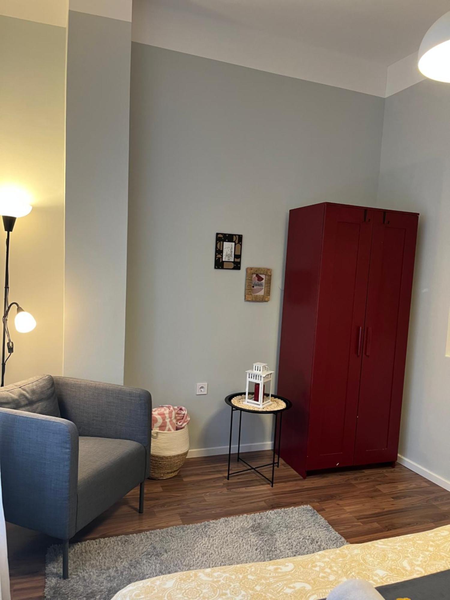 Larix Apartman Boedapest Buitenkant foto
