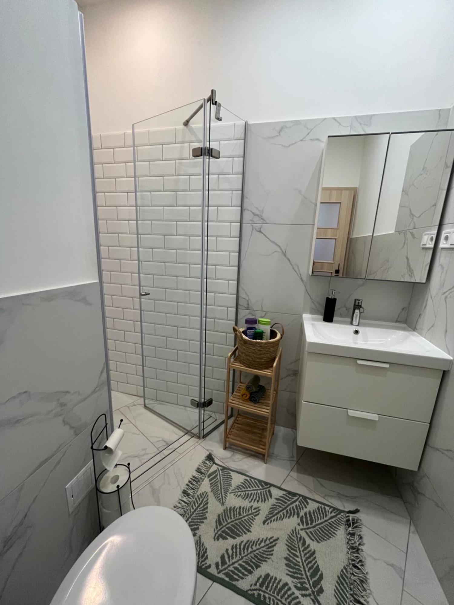 Larix Apartman Boedapest Buitenkant foto